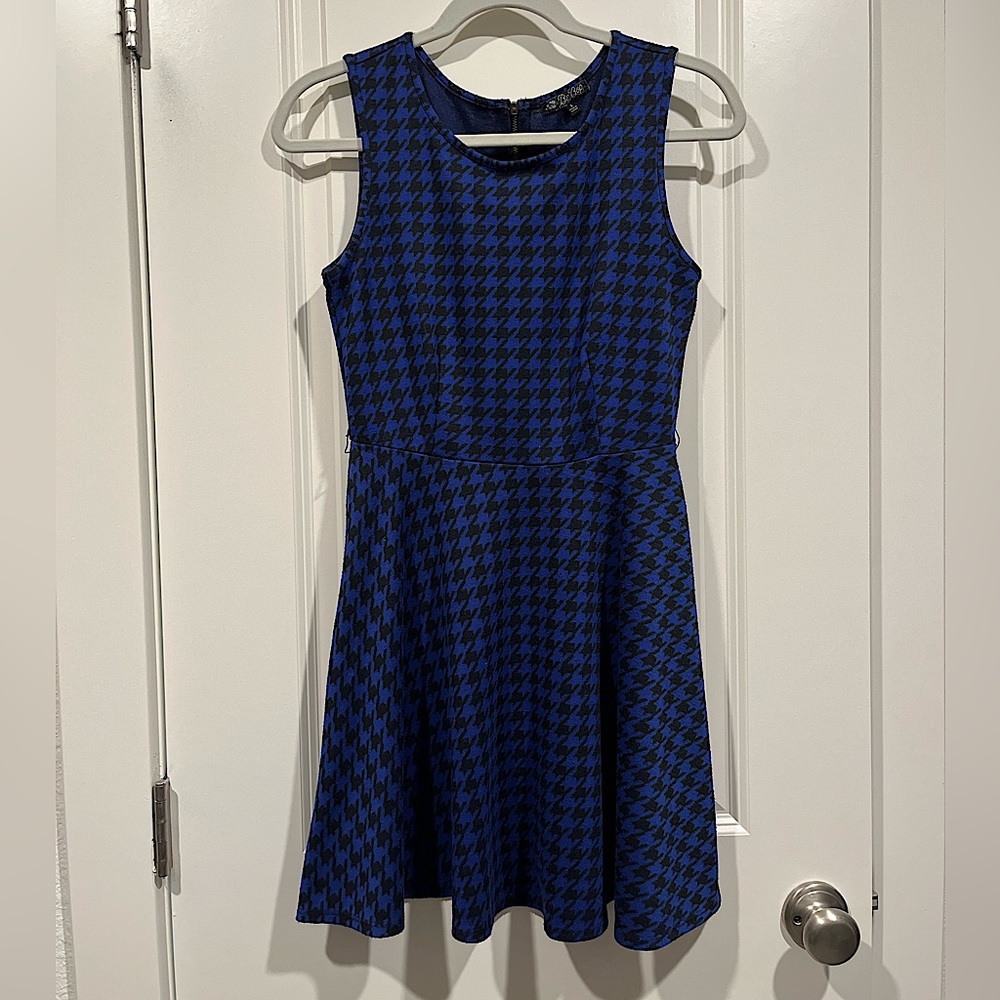 Houndstooth A-line fit-and-flare dress
